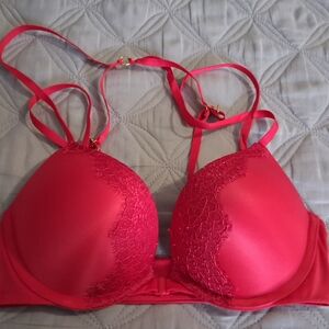 Victoria's Secret Very Sexy Plunge Push Up Bra 32B Red Front Clasp Strappy Lace